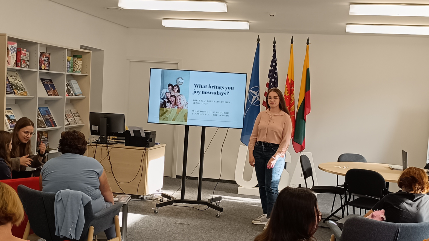 Kateryna giving a speech