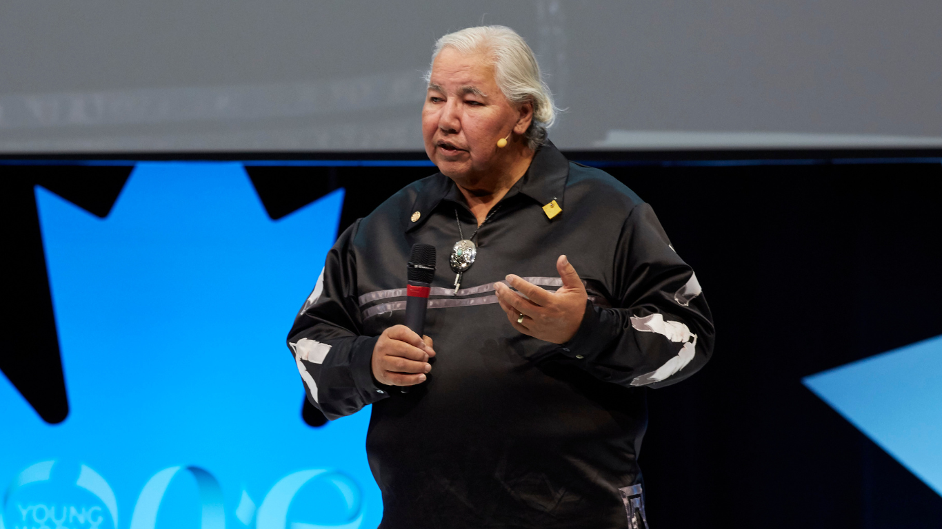 Image of Senator Murray Sinclair speaking on the mainstage at One Young World Ottawa 2016